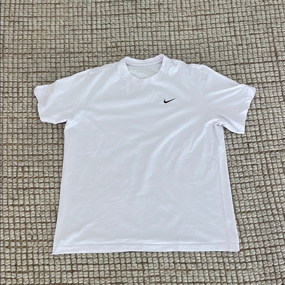 Nike Men's Classic White Tee